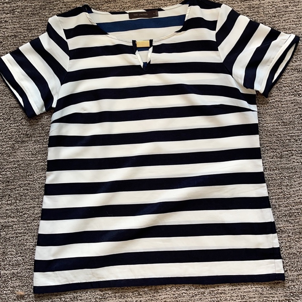 The Limited Top